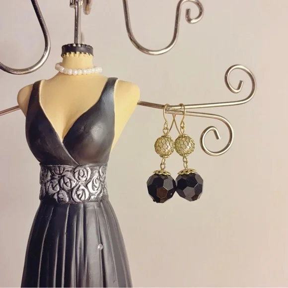 3/$25 Multi-Color Handmade Beaded Earring Set - Picture 2 of 9